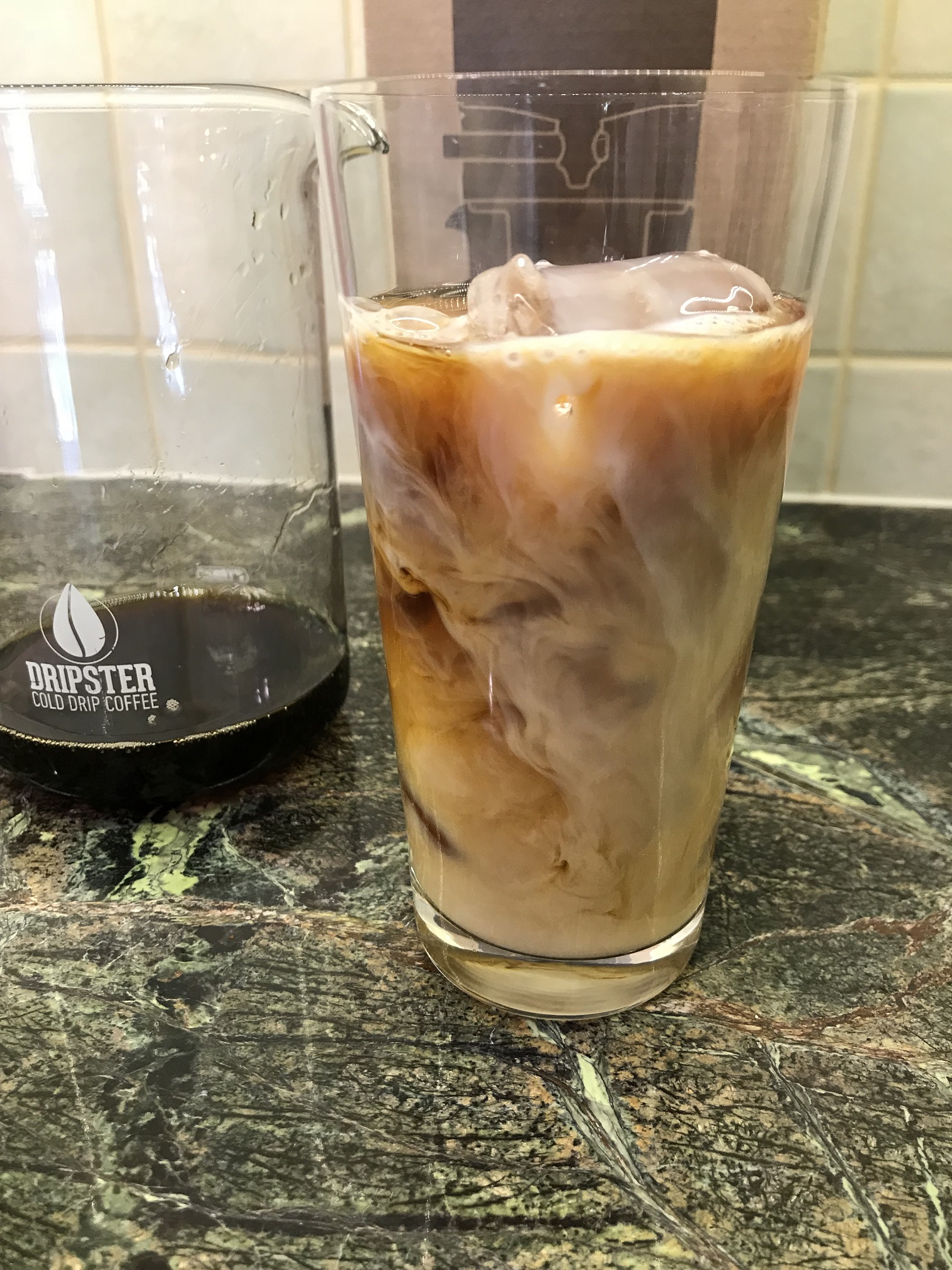 Kawa z Dripstera z mlekiem